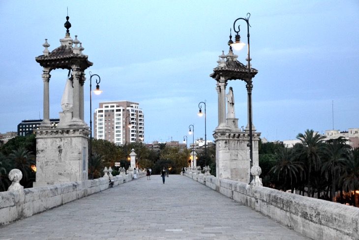 старый мост Валенсия