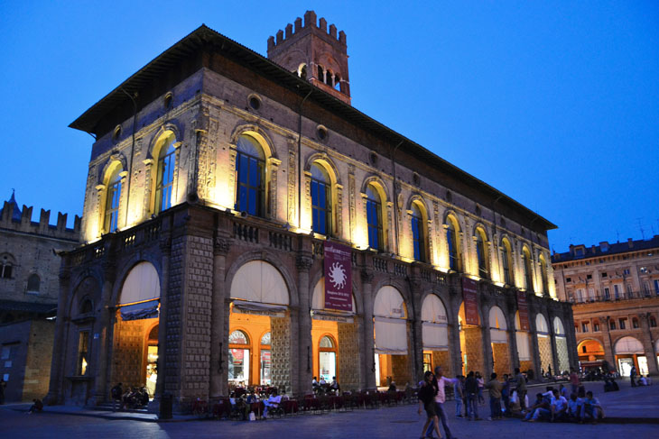 bologna center evening