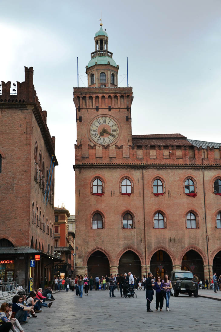 parking plaza centrale bologna