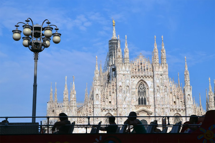 plaza duomo milan