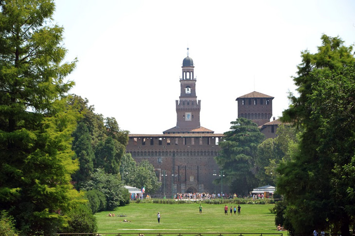 castello sforzesco milan