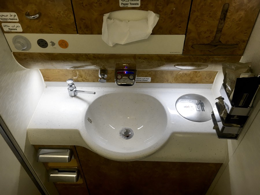 airbus 380 toilet