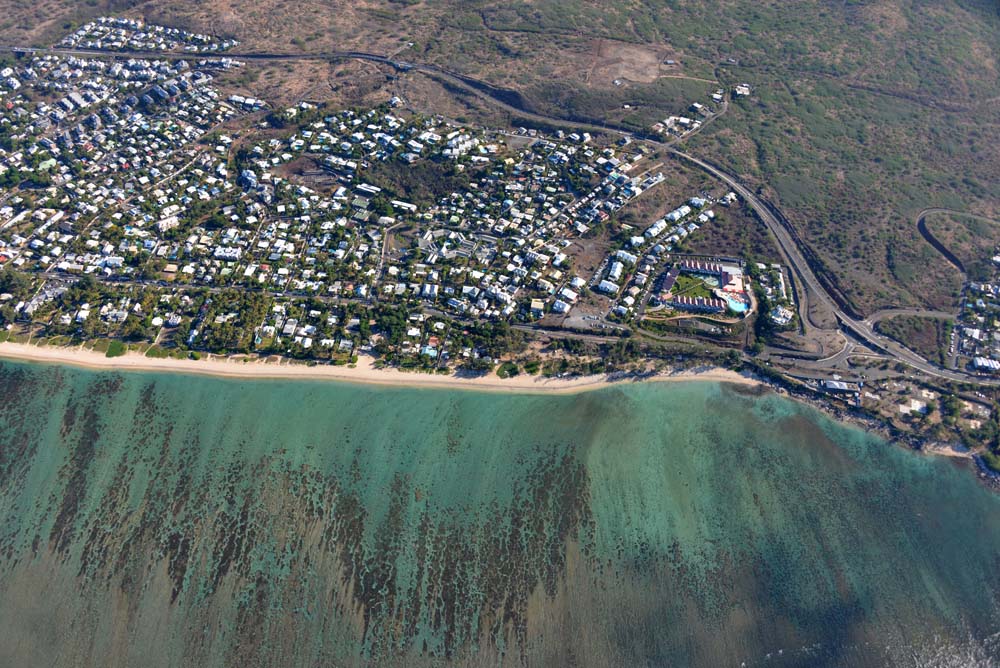 beaches reunion from above