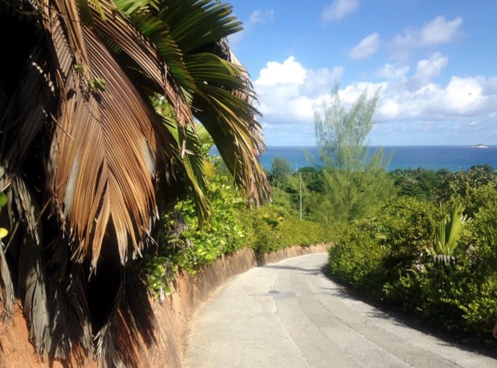 anse lazio by bus