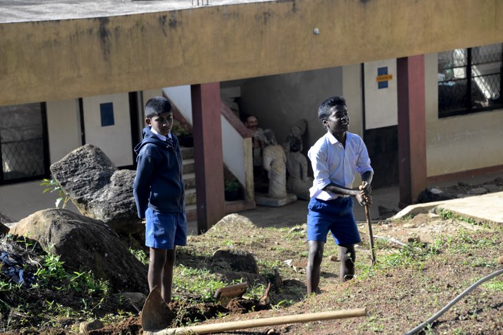 school pupils sri lanka