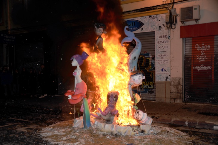 fire las fallas