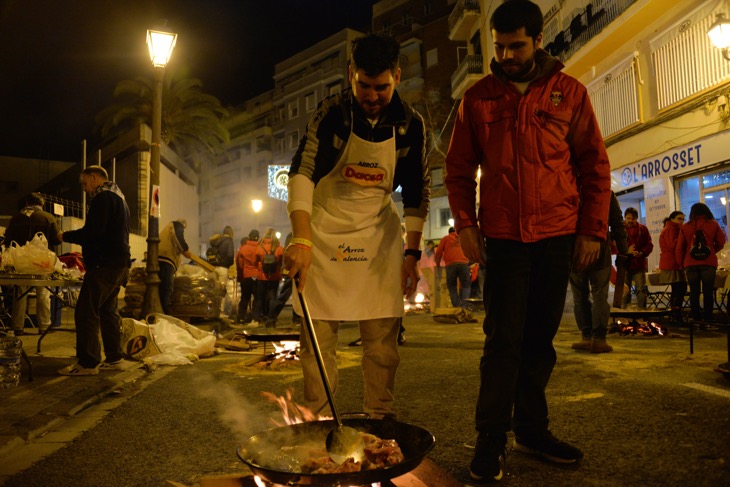 paella on streets valencia