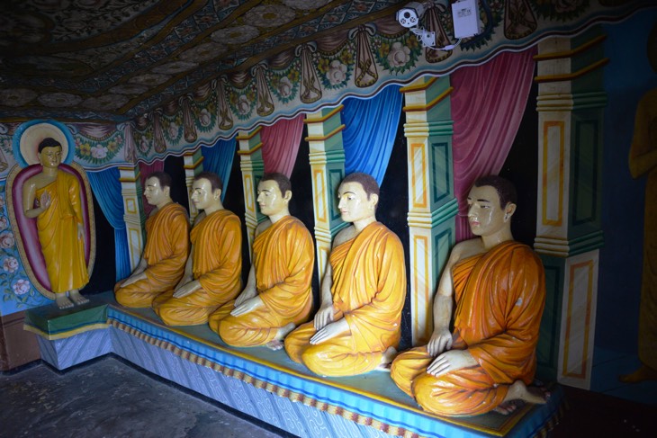 monks temple sri lanka