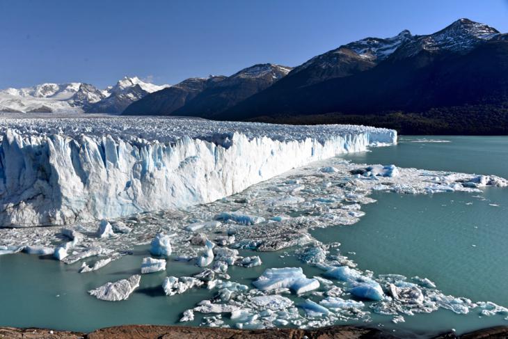 Самый большой ледник Перито Морено в мае в Аргентине в низкий сезон